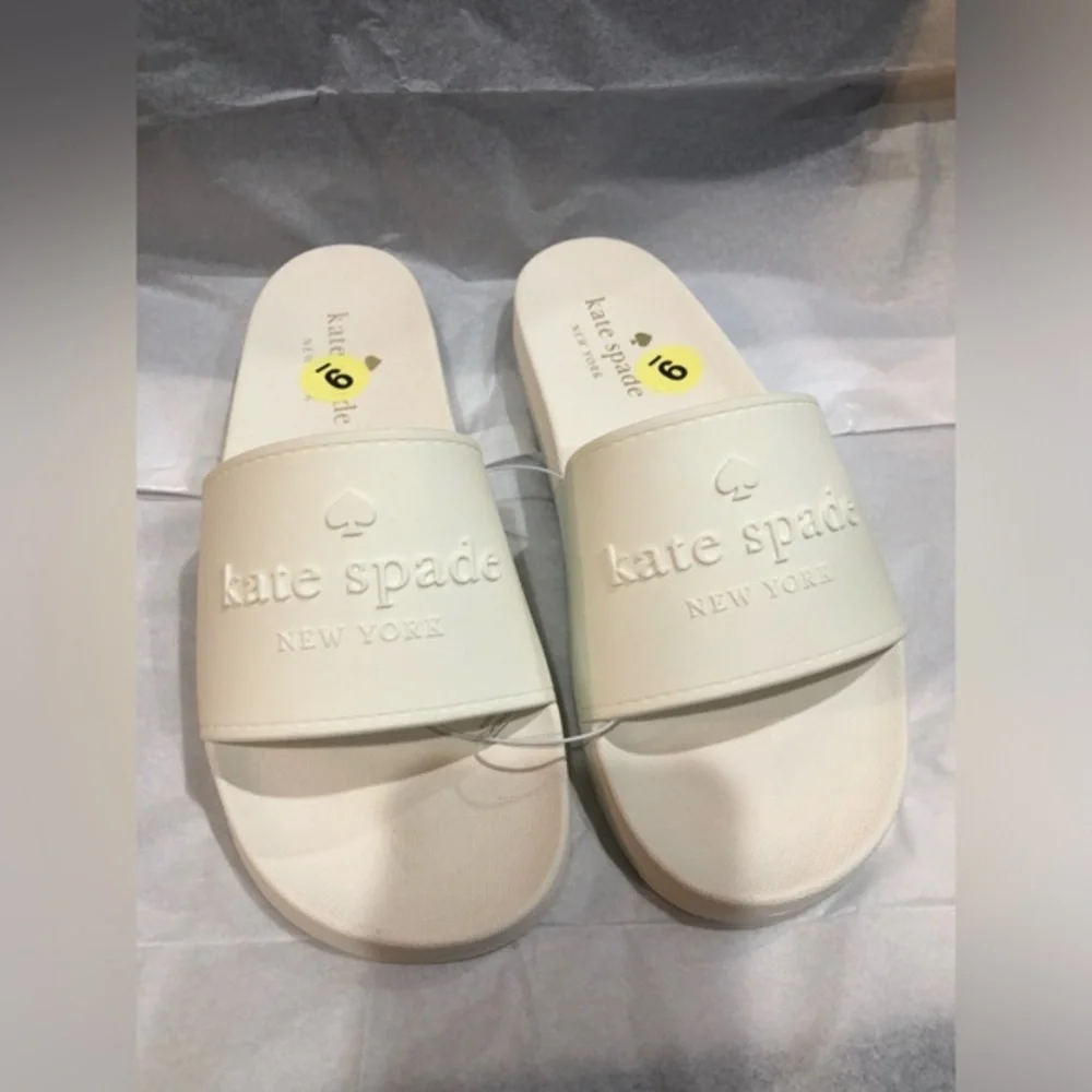 Kate Spade sunny white‎ monogrammed rubber slides size 9 brand new